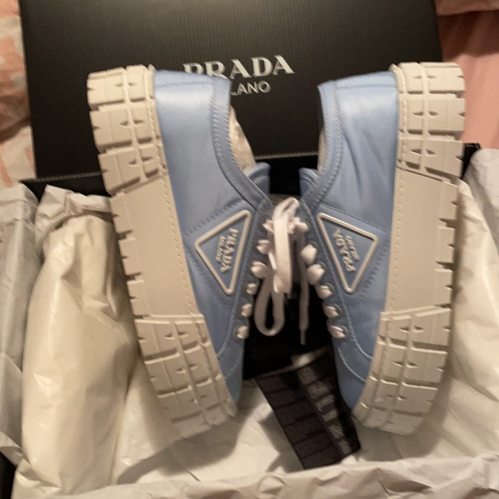 Prada blue tennis shoes.Calzature Donna.ColorCielo - Picture 7 of 7